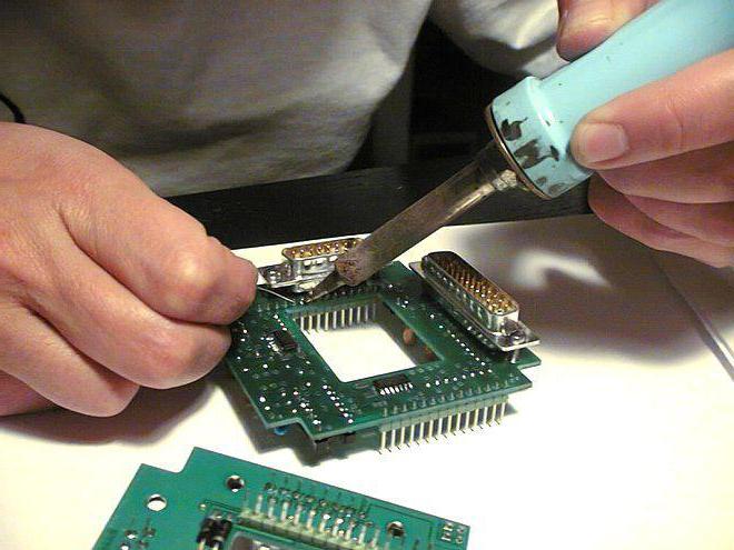 Mini-soldering iron battery operated
