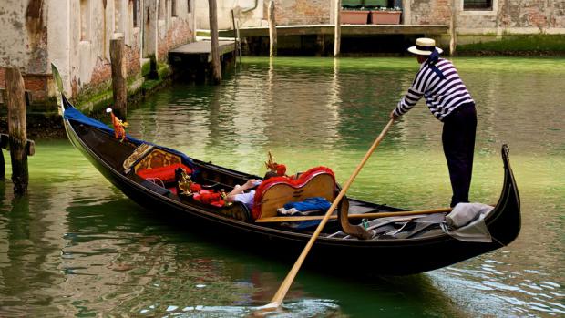 gondoliers who