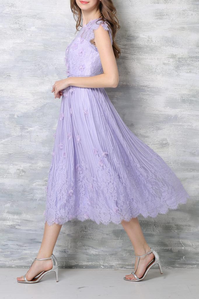 淡紫色的中长裙