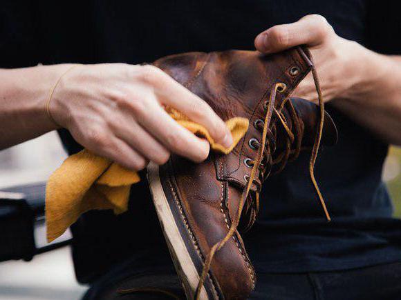 як доглядати за зимової шкіряним взуттям