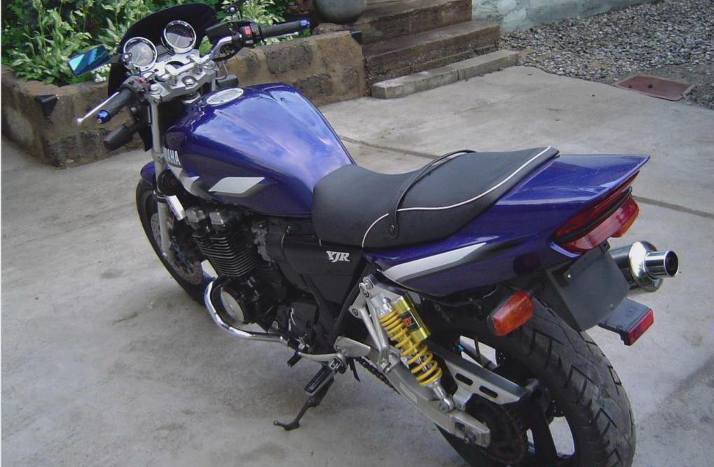 as Características da Yamaha XJR 400