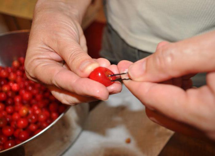 uma compota de cerejas no inverno, uma receita simples