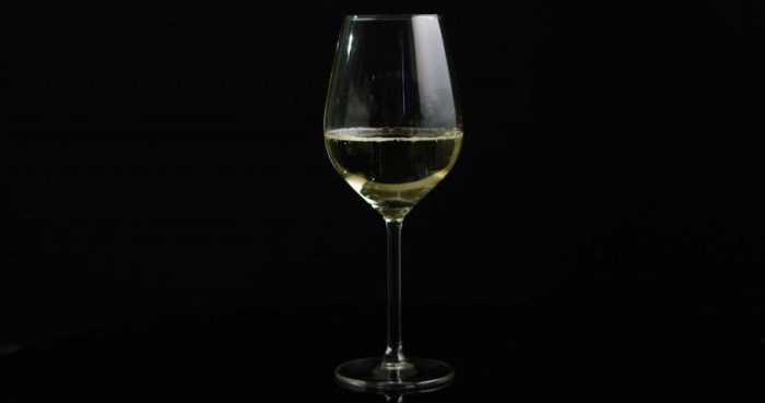 wino stołowe półwytrawne białe