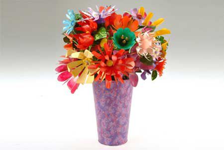 jak zrobić kwiaty z plastikowych butelek