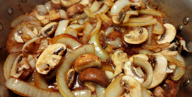 смажена картопля з грибами рецепт