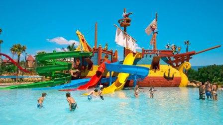 the largest water Park in the Crimea