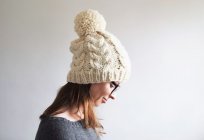 Knitted oversized cap: how and what to wear?
