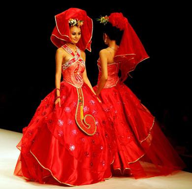 Traumdeutung rotes Kleid auf einer Frau