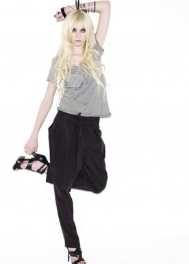Taylor momsen without makeup