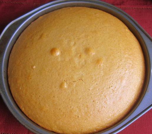 cooking a sponge cake at home