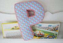 Baby pillow with their hands, sewing patterns, diagrams, sewing