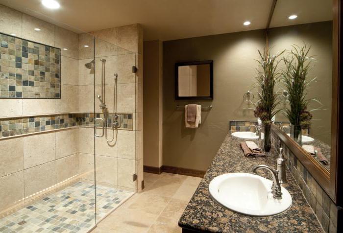 Design-Badezimmer mit WC