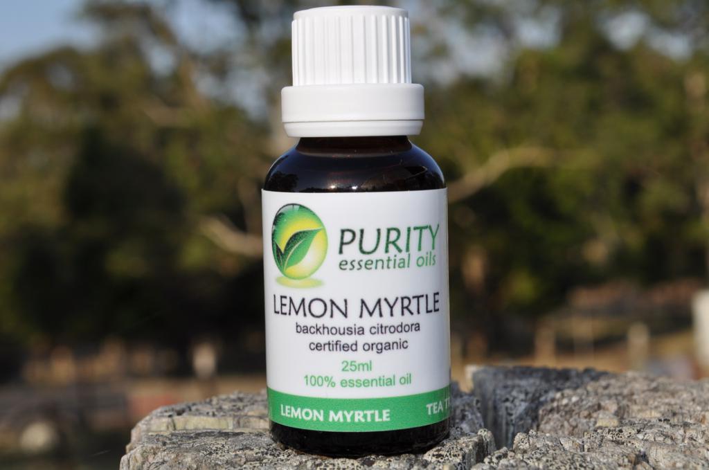 Oil from the leaves of Myrtle