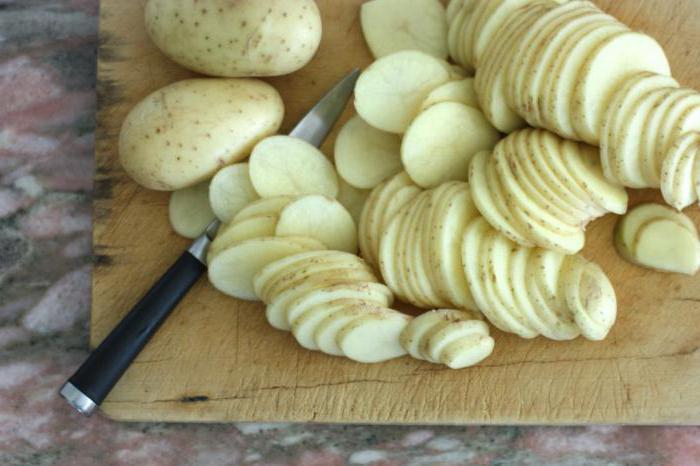 wie lecker zu Kochen Makrele mit Kartoffeln im Ofen
