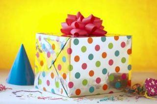 Wie packen Sie das Geschenk in Papier Schema