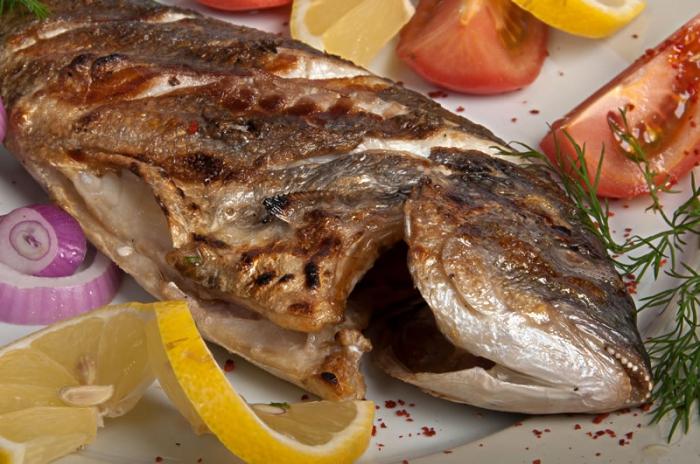 Dorado Fisch, im Ofen gebacken