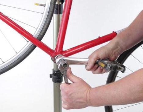 retirar os pedais de uma bicicleta