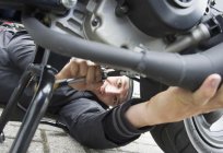失去了火花在一个摩托车：可能的原因及其消除。 修理摩托车自己的手中