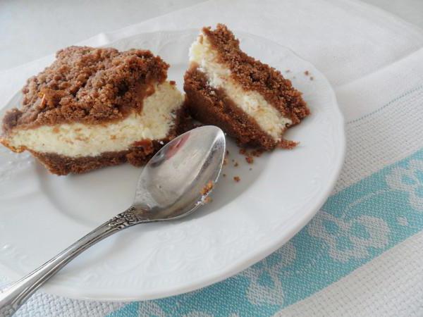 Chocolate cake with curd in multivarka