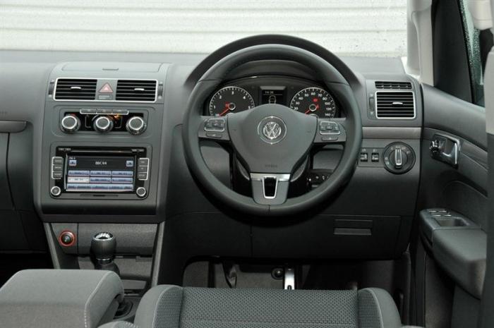 VW Touran reviews