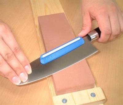 how to sharpen knives with a stone
