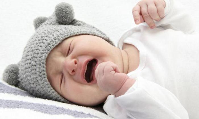 por que os bebês choram quando acordar