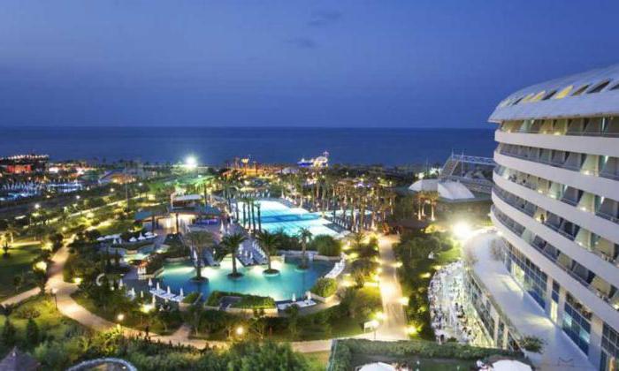 الفنادق في تركيا مع الحديقة المائية في الخط الأول