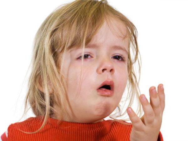 合併症の副鼻腔炎の子どもの