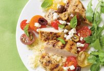 Salad with smoked chicken and tomatoes: recipes