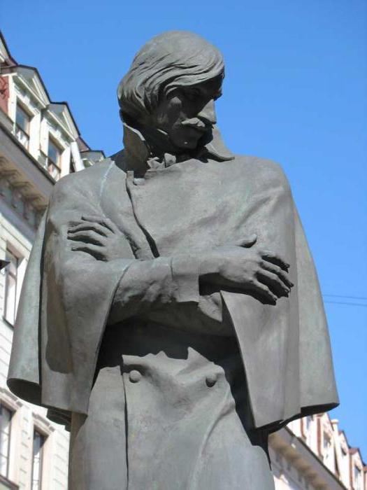the monument to Gogol in St. Petersburg
