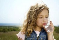 यदि आप पानी की एक बहुत पीने से क्या होगा? हानिकारक या उपयोगी पीने के लिए पानी की एक बहुत कुछ है?