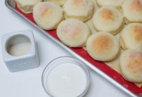 Przepisy сырников z манкой: w piekarniku i tradycyjne smażone