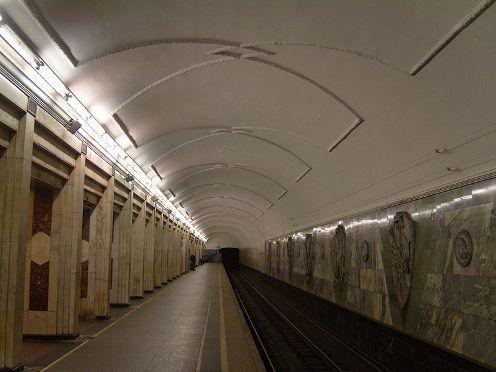 so erreichen Sie die U-Bahn Semenovskaya