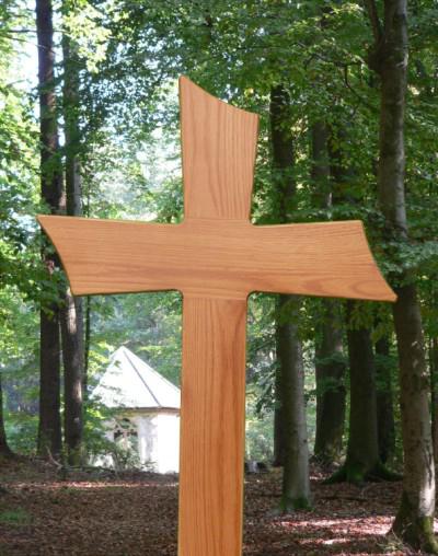 las Dimensiones de la madera de la cruz en la tumba