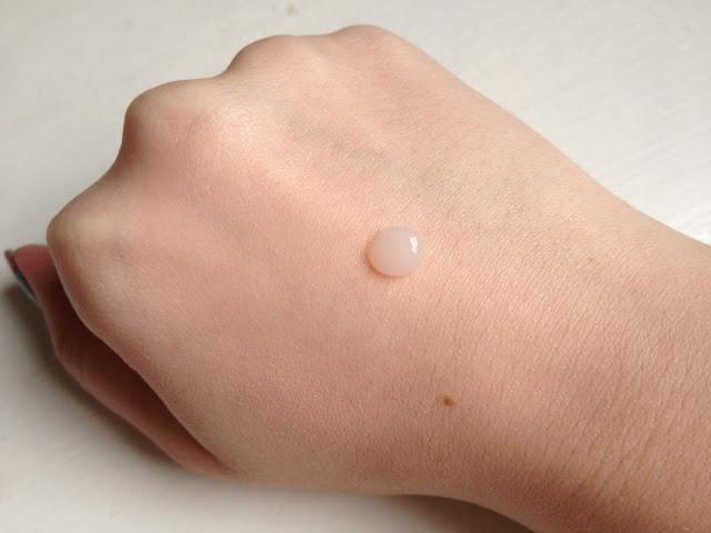 acuoso burbujas en la piel de las manos