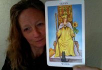 Die Bedeutung des Tarot Königin der Stäbe: die Deutung der Karte