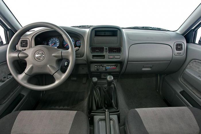nissan np300 pick up водгукі