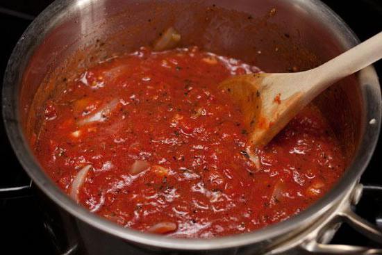 las salsas para pizzas de pasta de tomate de la receta con la foto