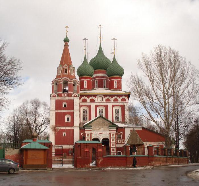 Church of Archangel Michael in Yaroslavl worship