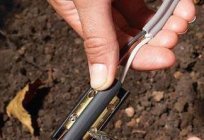 Şerit kablolar toprak boru: temel kurallar çalışmaları