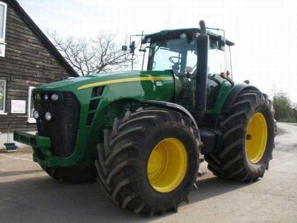 John Deere tractor 8430