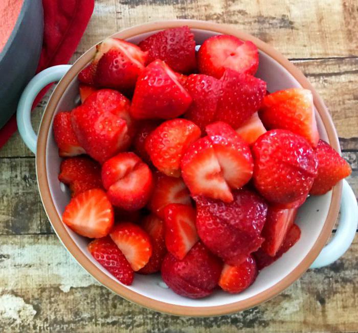 Erdbeer-Marmelade mit Gelatine für den Winter