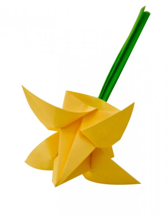 kwiaty origami z papieru