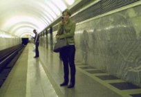 Metro Chernishevskaya. O mais profundo de ligação