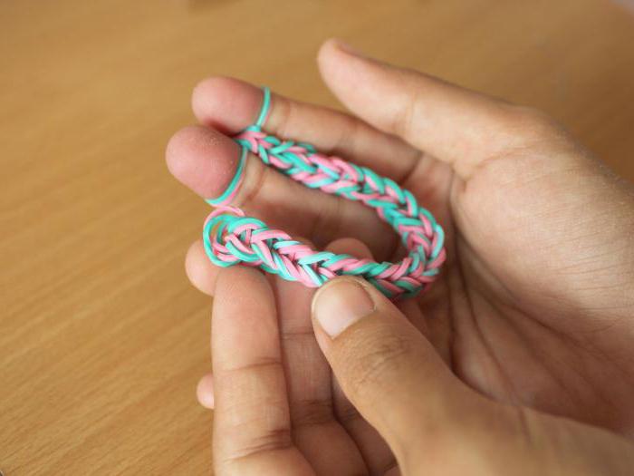 How to weave a bracelet out of rubber bands. Caterpillar