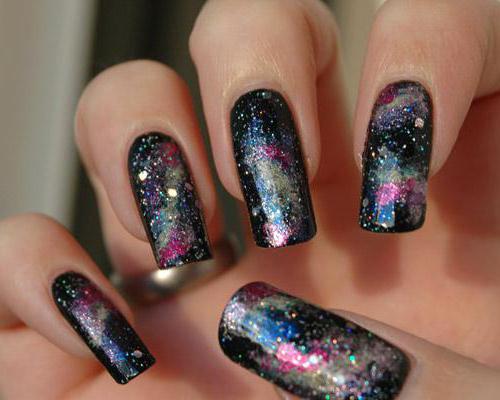 How to make a space manicure at home