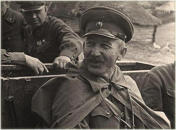 苏联英雄帕维尔*洛夫