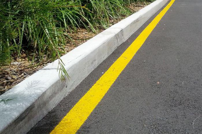 Yellow marking on the road center