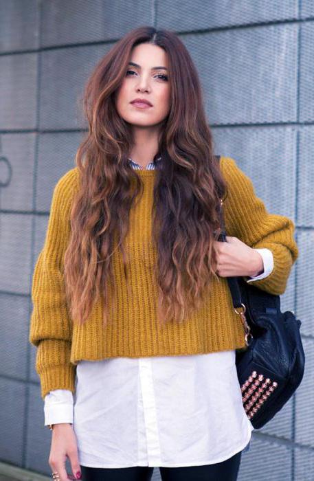 what to wear with a yellow sweater