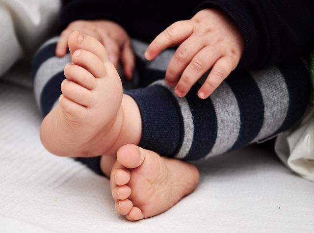 wysypka na dłoniach i stopach u dziecka